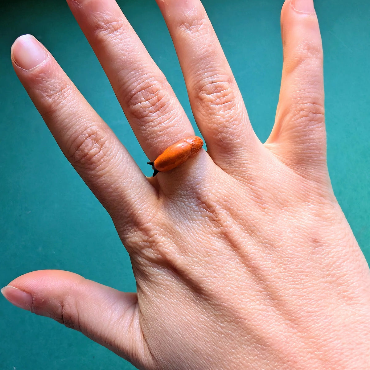 Bague réglable support acier inoxydable limace orange bleue banane