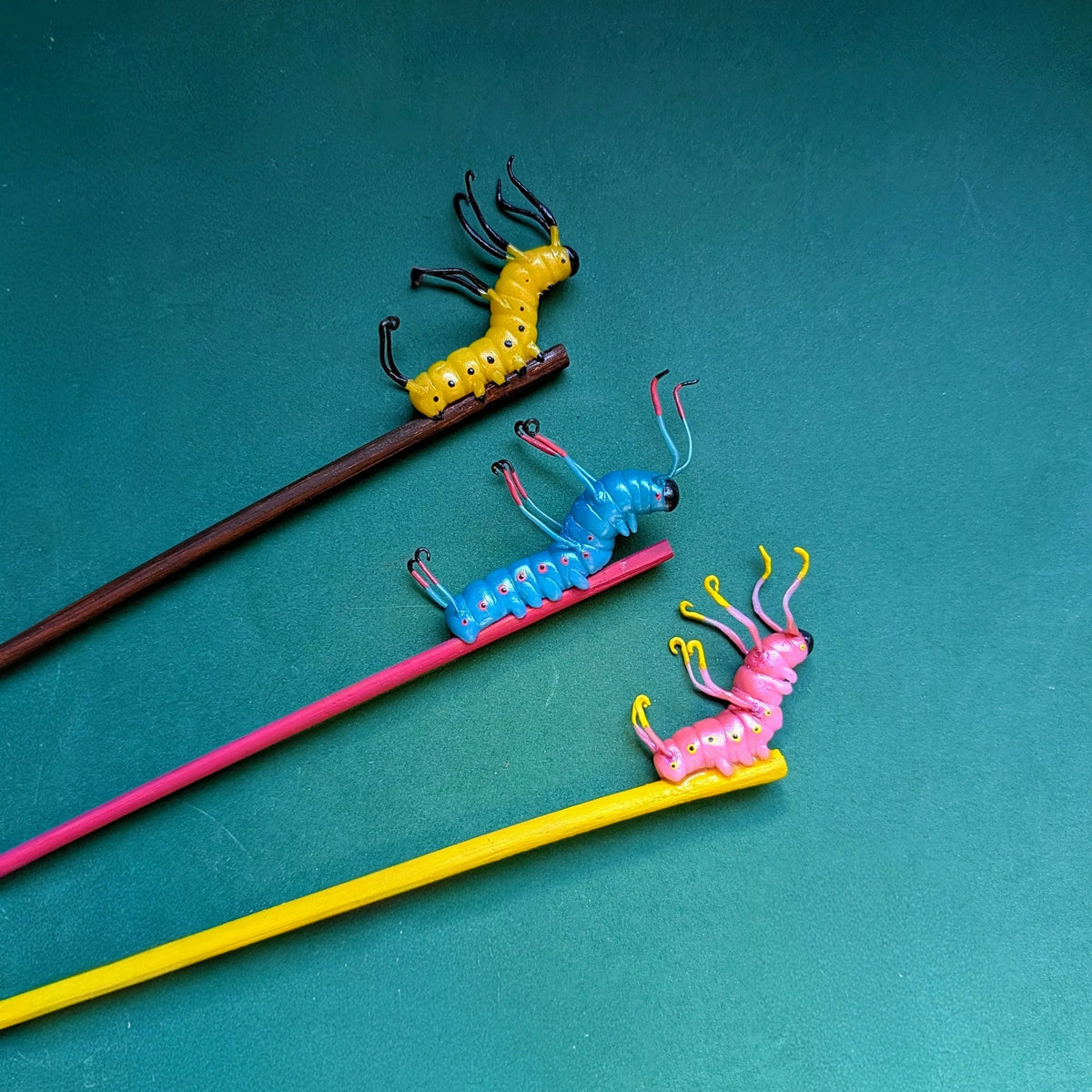 baguette pour cheveux Chenille jaune/bleue/rose